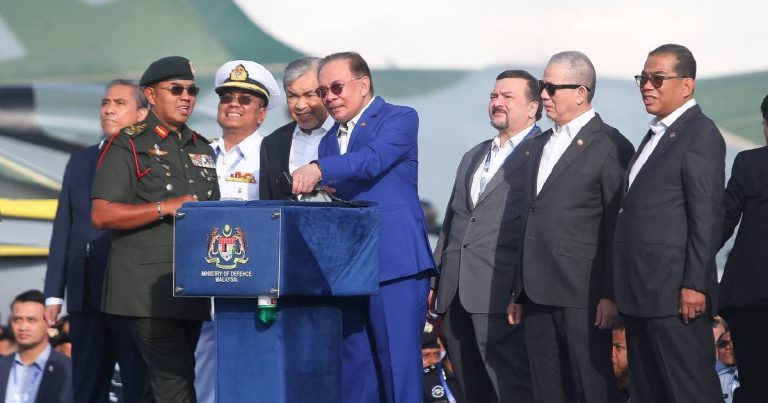 Ribat: Malaysia’s Pride in Motion – A Homegrown Tactical Vehicle Launched by PM Anwar Ibrahim