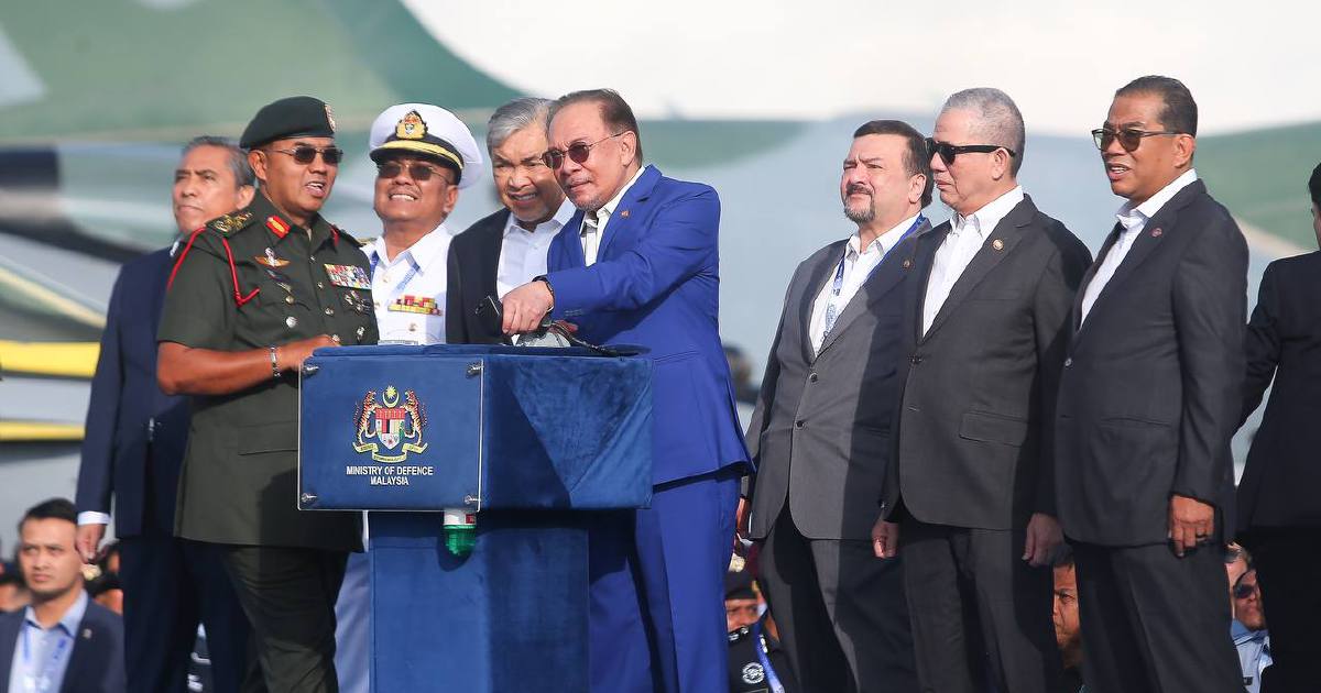 Ribat: Malaysia’s Pride in Motion – A Homegrown Tactical Vehicle Launched by PM Anwar Ibrahim