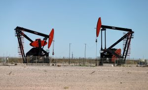 Oil Prices Dip as U.S. Puts Iran Decision on Hold: Markets React to Uncertainty