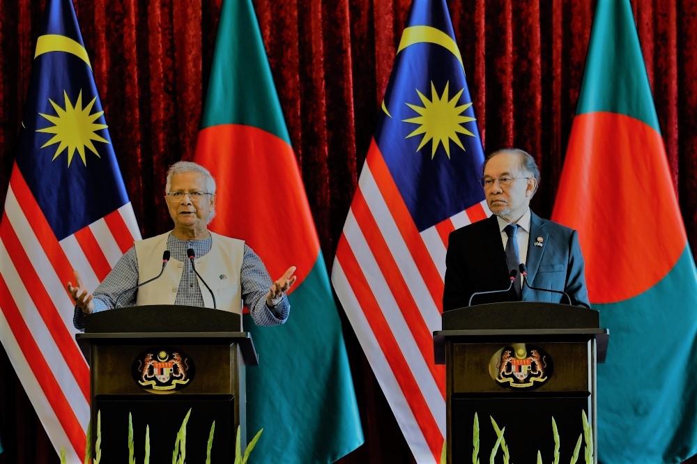Anwar Calls for ASEAN Unity on Myanmar Crisis Reaffirms Malaysia’s Support for Bangladesh