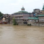 Urgent: Srinagar Locals Urged to Evacuate Amid Rising Flood Risk – A Community on Alert