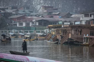 Stay Alert, Stay Safe: J&K LCMA Issues Urgent Advisory for Dal Lake Residents and Houseboat Owners