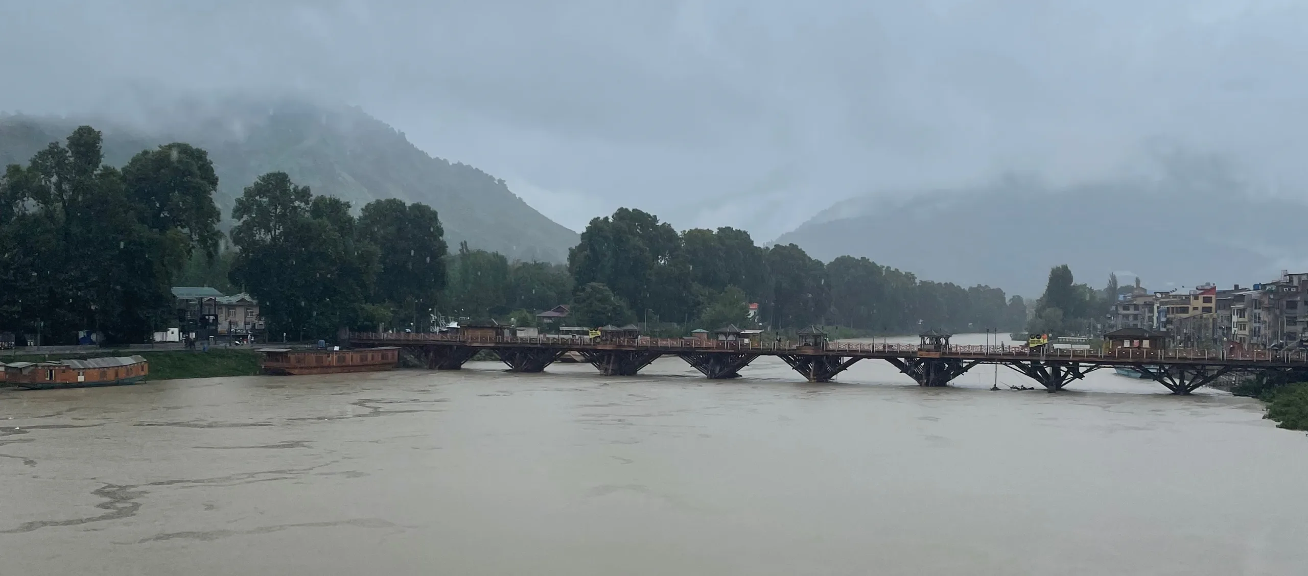 Rising Waters, Rising Concern: Human Alert Issued as Jhelum Breaches Flood Mark at Sangam