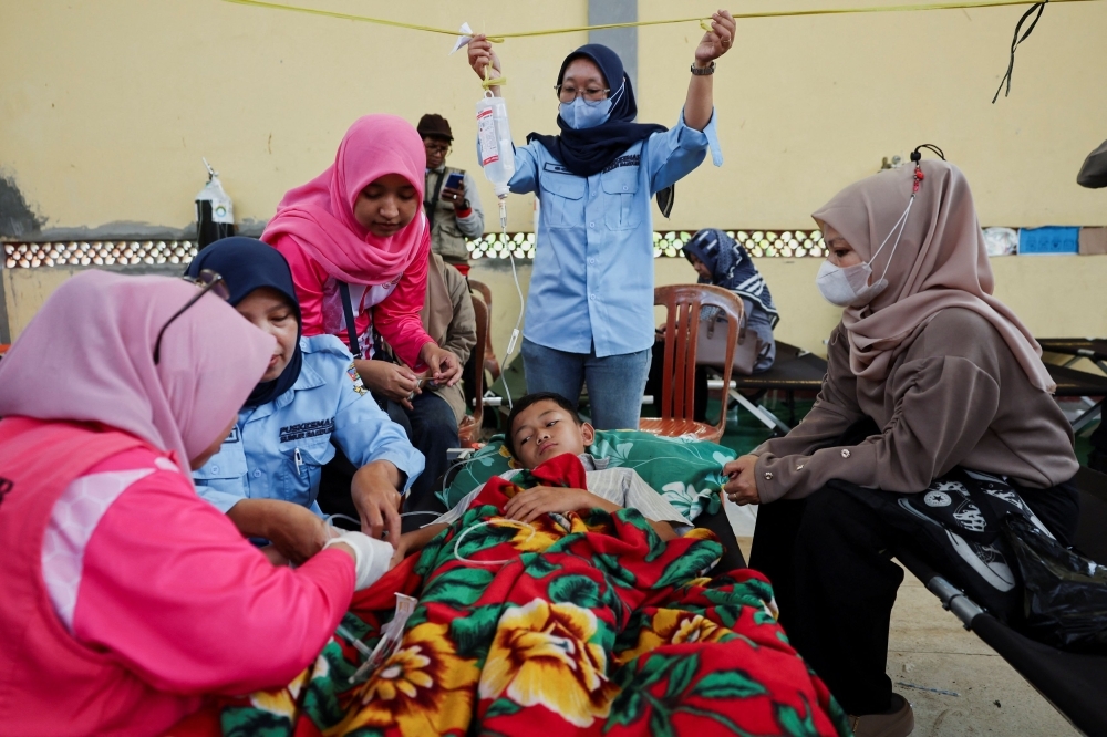 Over 1,000 Indonesian Students Fall Ill in School Meal Poisoning: A Wake-Up Call for Health and Safety in West Java