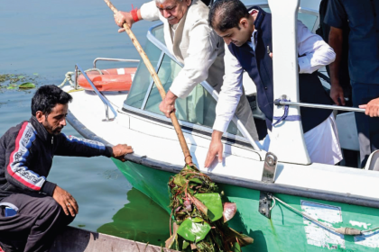 J&K L-G Joins Dal Lake Cleanliness Drive: A Renewed Commitment to Reviving Srinagar’s Jewel