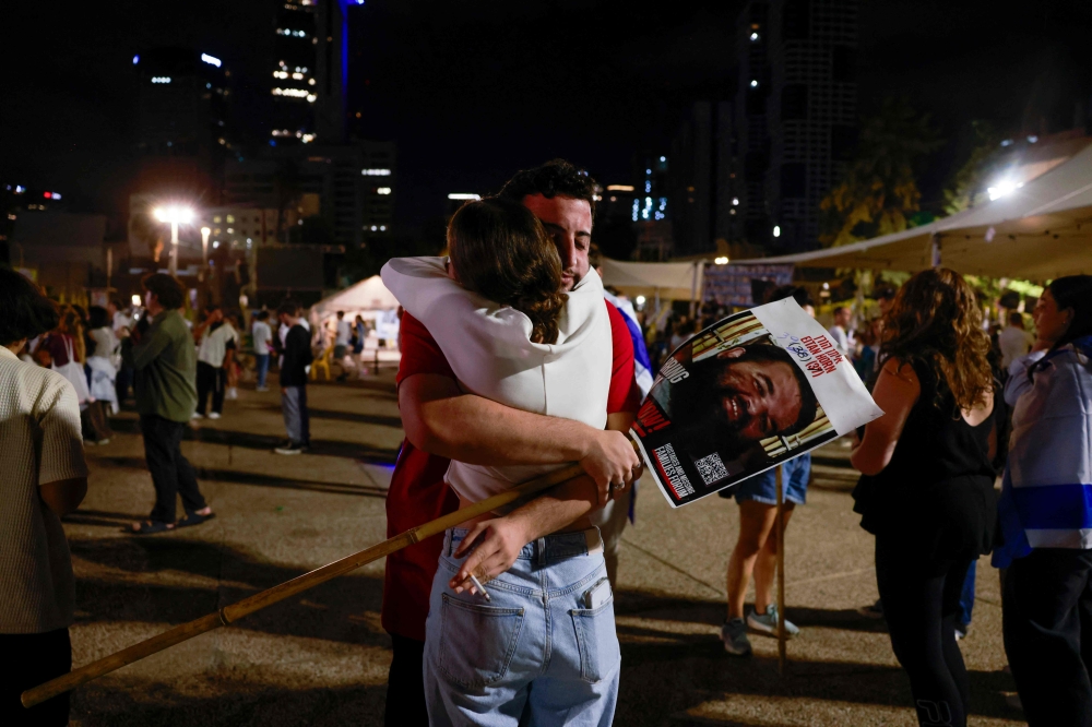 Hamas and Israel Set for Historic Hostage-Prisoner Exchange Under U.S.-Brokered Peace Deal