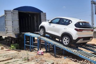 First Auto Freight Train Delivers 116 Maruti Vehicles to Kashmir – A New Era of Transport Efficiency