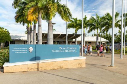 US Government Shutdown Forces Closure of Iconic Tourist Sites