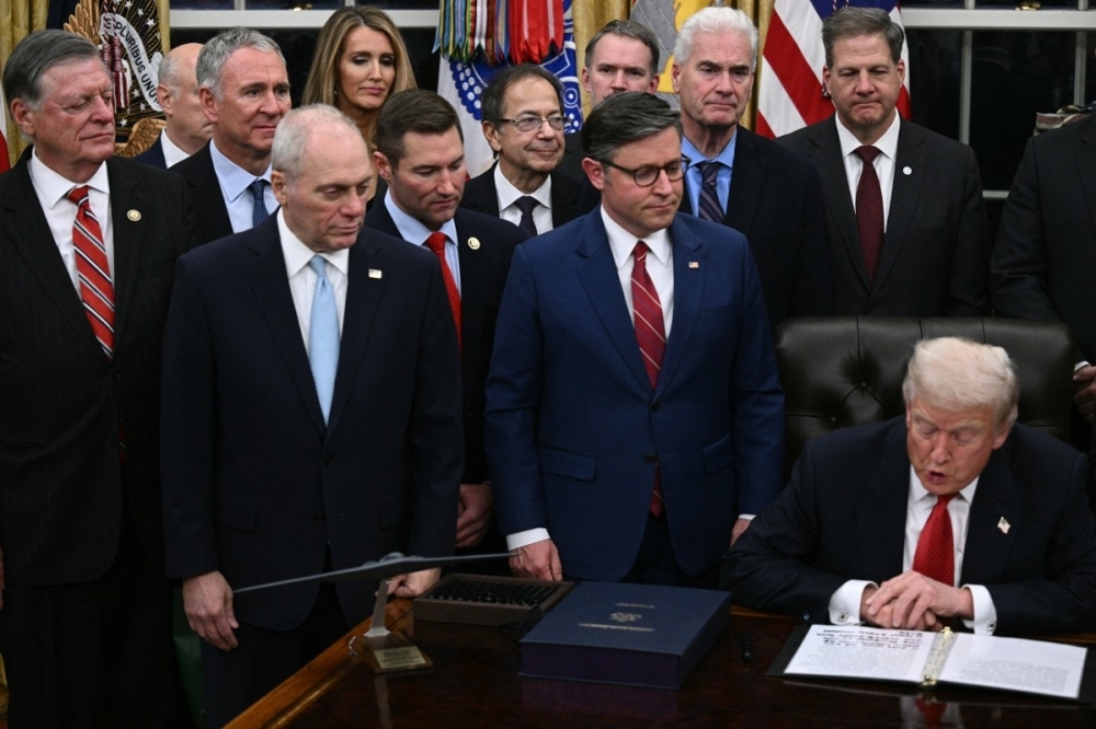 Congress Ends Historic 43-Day Shutdown Amid Partisan Tensions