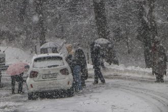 Light Snow and Winter Showers Expected in Kashmir Next Week