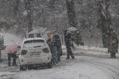 Light Snow and Winter Showers Expected in Kashmir Next Week