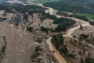 Death toll rises to 950 in Indonesia floods as shortages escalate across Sumatra