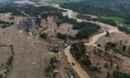 Death toll rises to 950 in Indonesia floods as shortages escalate across Sumatra