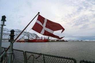 Trump Warns of Trade Consequences for Countries Opposing US Push on Greenland