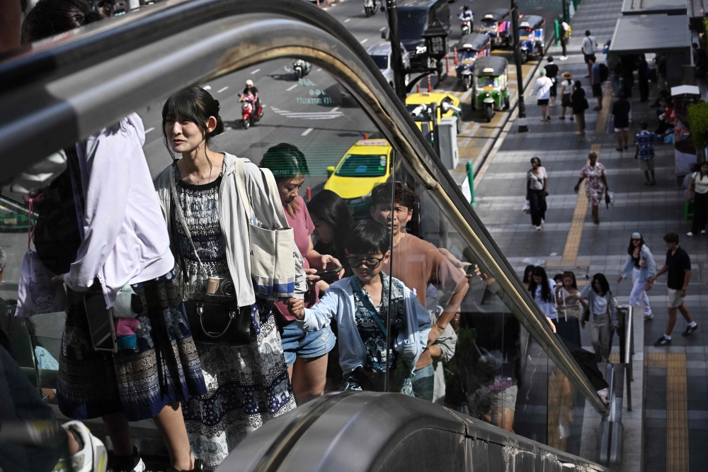 Bangkok Swelters Under Dangerous 51.9°C Heat Index as Authorities Open Cooling Shelters Across the City