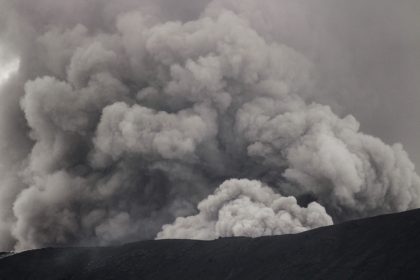 Indonesia’s Mount Lewotobi Laki-Laki erupts repeatedly, forcing airport shutdown and raising safety concerns