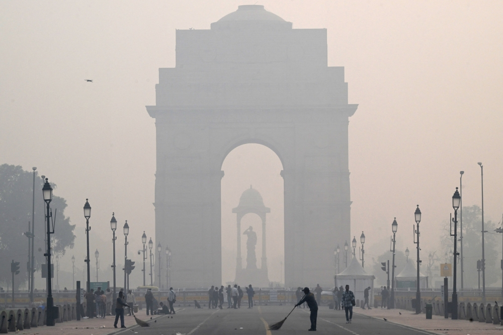 New Delhi rolls out major electric vehicle push to fight worsening air pollution crisis