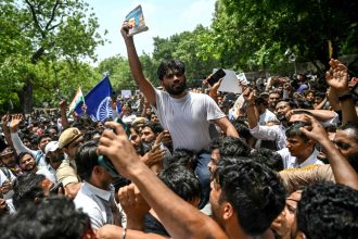 After Delhi’s ‘Cockroach’ Revolt, Student Anger Spreads to Jharkhand