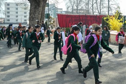 Govt Notifies New Timings for Kashmir Schools